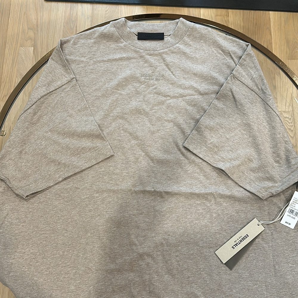 Fear of God Essentials Men’s T Shirt -size large brand new with tags!